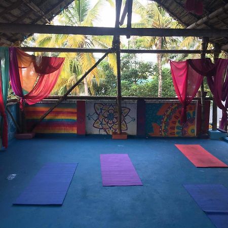 Hôtel Mk Gardens Surf & Yoga House à Varkala Extérieur photo