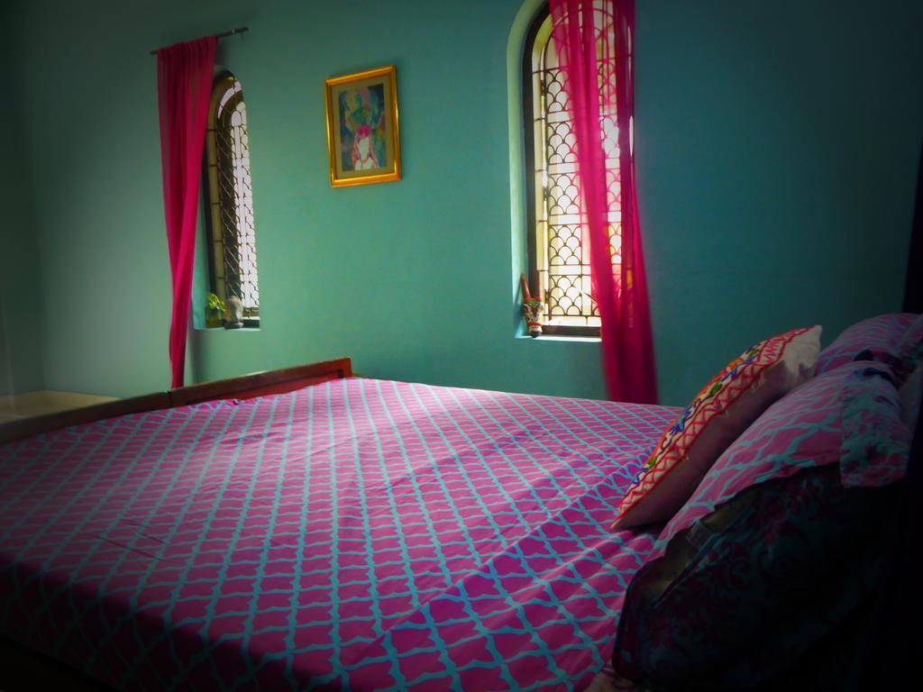 Hôtel Mk Gardens Surf & Yoga House à Varkala Extérieur photo