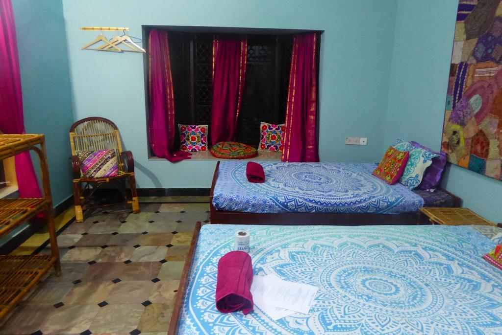 Hôtel Mk Gardens Surf & Yoga House à Varkala Extérieur photo