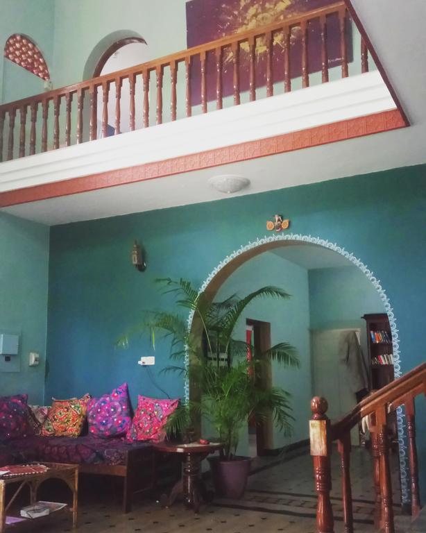 Hôtel Mk Gardens Surf & Yoga House à Varkala Extérieur photo
